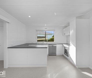 Conveniently Located Family Home - Photo 3