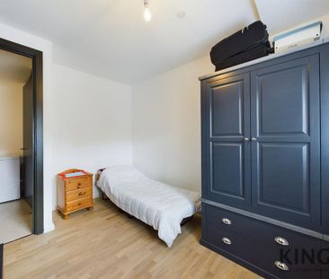 2 bedroom maisonette to rent - Photo 5