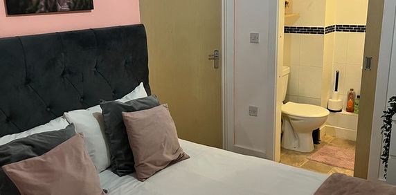 1 Bed Flat, Kimber House, SO14 - Photo 2