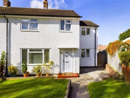 4 bedroom detached house to rent - Photo 3