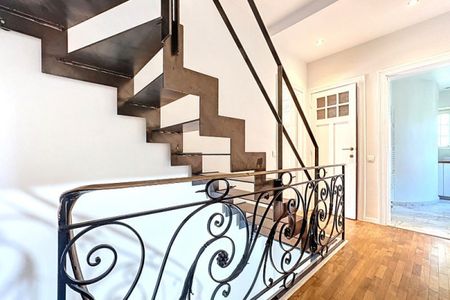 Villa de caractère de 364 m² - 4 chr & Jardin arboré de 750 m² - Photo 2