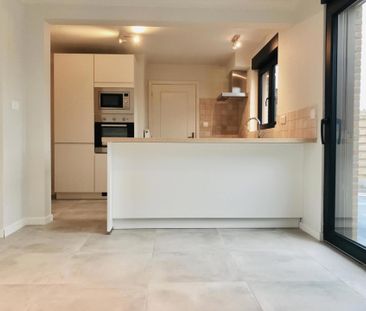 Gerenoveerde 4-slaapkamer woning met grote tuin en garage! - Photo 3