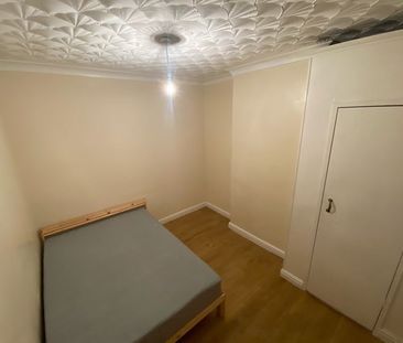 3 Bed Semi-Detached House, Tintern Avenue, BS5 - Photo 4