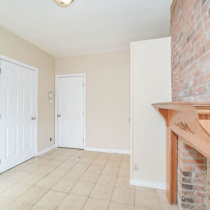 For Lease - 243 Montrose Avenue, Toronto, Ontario - Photo 1