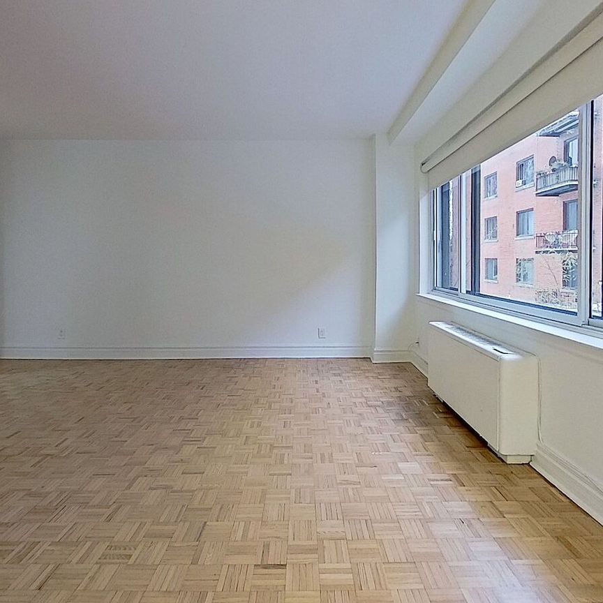 4555 Bonavista Avenue - Photo 1