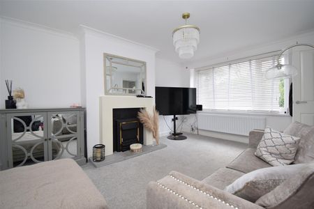 Oxford Drive, Kippax, Leeds - Photo 2