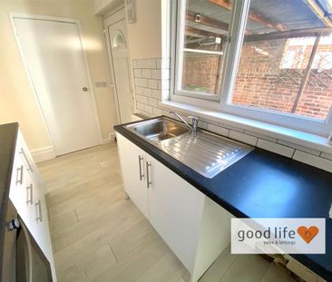 2 bedroom terraced house to rent - Photo 6