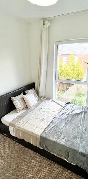 1 bedroom in a house share to rent - Photo 1