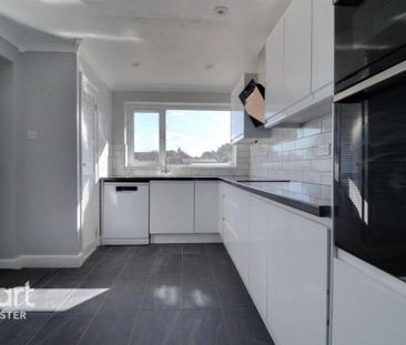 4 bedroom bungalow to rent - Photo 5