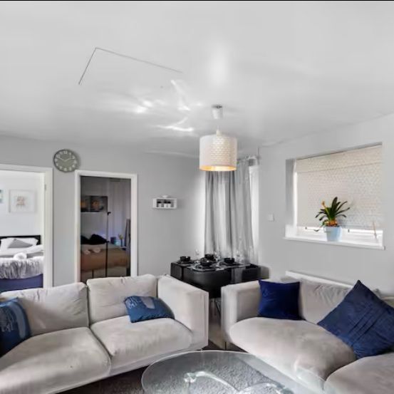 2 Bed Flat, Selby Close, E6 - Photo 1