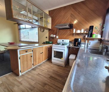 Charming 2-Bedroom Home in the Heart of Island Bay - Photo 6