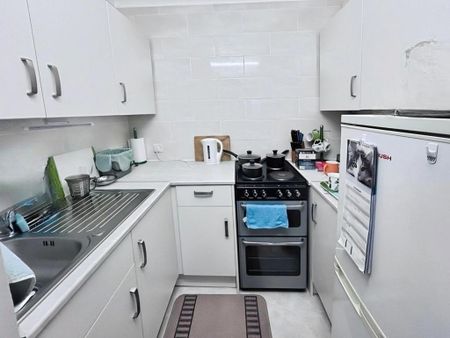 1 bedroom flat to rent - Photo 2