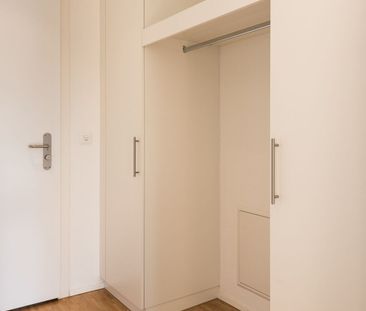 Behind the train station - right at the front! - Foto 5