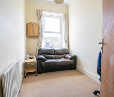 4 bedroom terraced house to rent - Photo 3