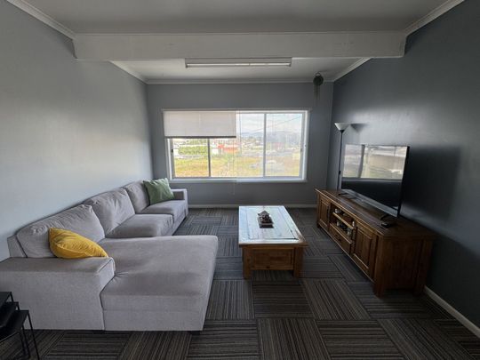 Spacious apartment in the town centre! - Photo 1