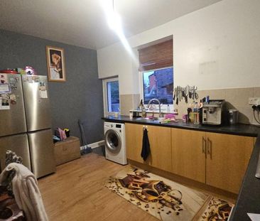 3 bedroom terraced house to rent - Photo 6