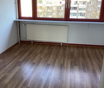 Nur mit Wohnberechtigungsschein ! Renovierte 3-Zimmer-Wohnung ca. 7... - Foto 1