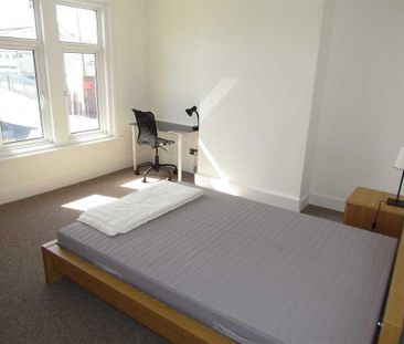 4 bedroom terraced house to rent - Photo 3
