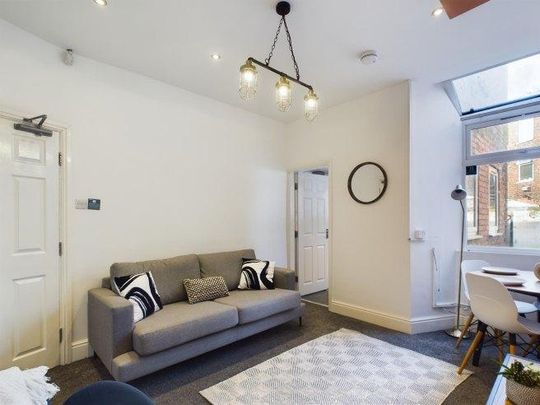 4 bedroom house share to rent - Photo 1