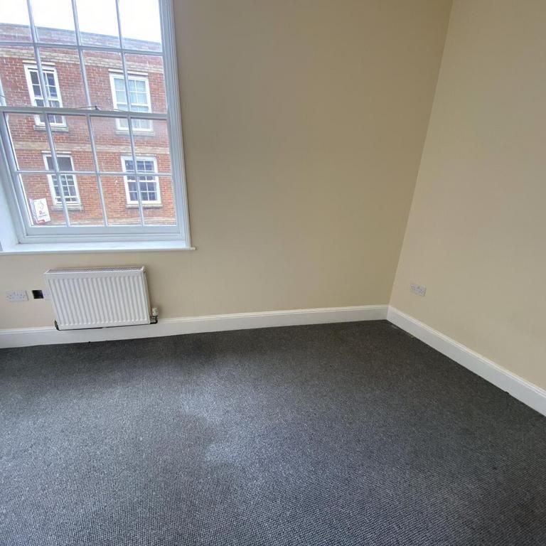2 bedroom maisonette to rent - Photo 1