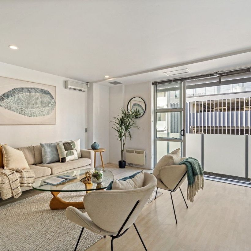 Furnished Funky 1+1 Apartment with car park - Photo 1