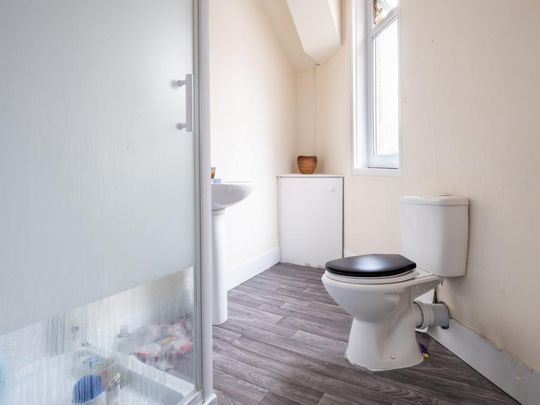 5 bedroom maisonette to rent - Photo 1