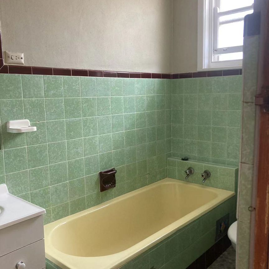 3-Bedroom Home with Front & Back Yard – Prime Hurstville Location - Photo 1