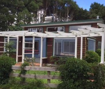 Matakana Cottage - Photo 1