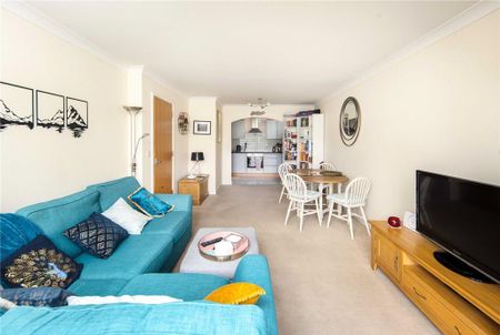 2 bedroom flat to rent - Photo 3