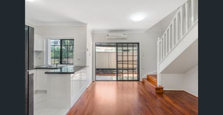 BRIGHT & SPACIOUS - Photo 2