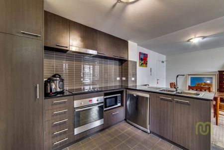 Modern Two Bedroom Apartment in the Oracle Complex - Photo 2