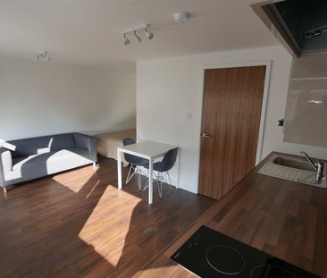 Flat 3 Hill House, Bournemouth BH1 - Photo 3