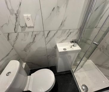 Horley 0 bedroom house share to rent - Photo 4