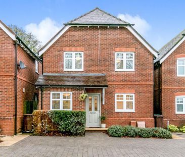 4 bedroom detached house to rent - Photo 1