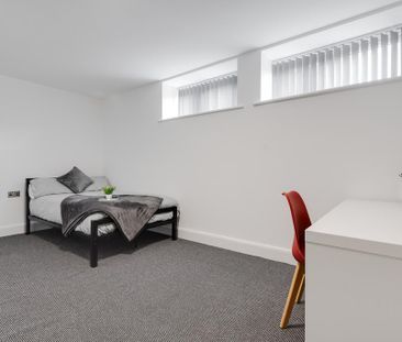 1 bedroom in a flat share to rent - Photo 5