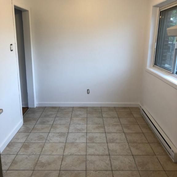 4 ½ Rosemont (Montréal), Rénové, eau chaude inclus, Esp. Lav & Sech, Libre juillet - Photo 1