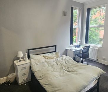8 Bed - 11 Headingley Avenue, Headingley, Leeds - LS6 3ER - Student - Photo 2