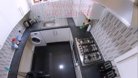 5 bedroom flat to rent - Photo 5