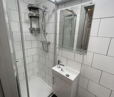 1 bedroom in a house share to rent - Photo 6