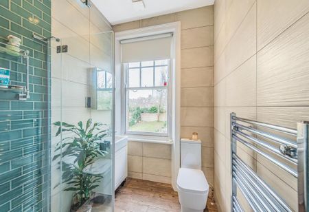 1 bedroom in a flat share to rent - Photo 5