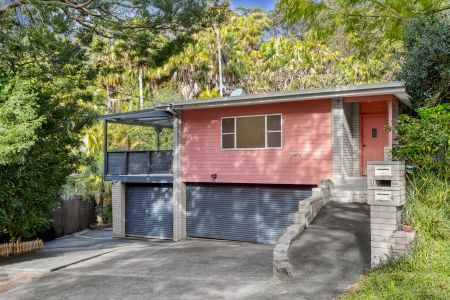 Private Upper-Level Retreat in Tranquil Setting - Photo 2