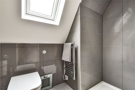 1 bedroom Flat in Southwell Park Road, Camberley - Photo 5