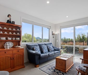 Near-New Townhouse in Prime Location - Katikati - Photo 2