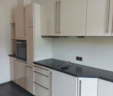Nette 3 Zimmer Altbauwohnung mit Balkon in der Mandellstraße! - Photo 4