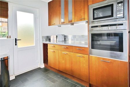 3 bedroom semi-detached house to rent - Photo 5