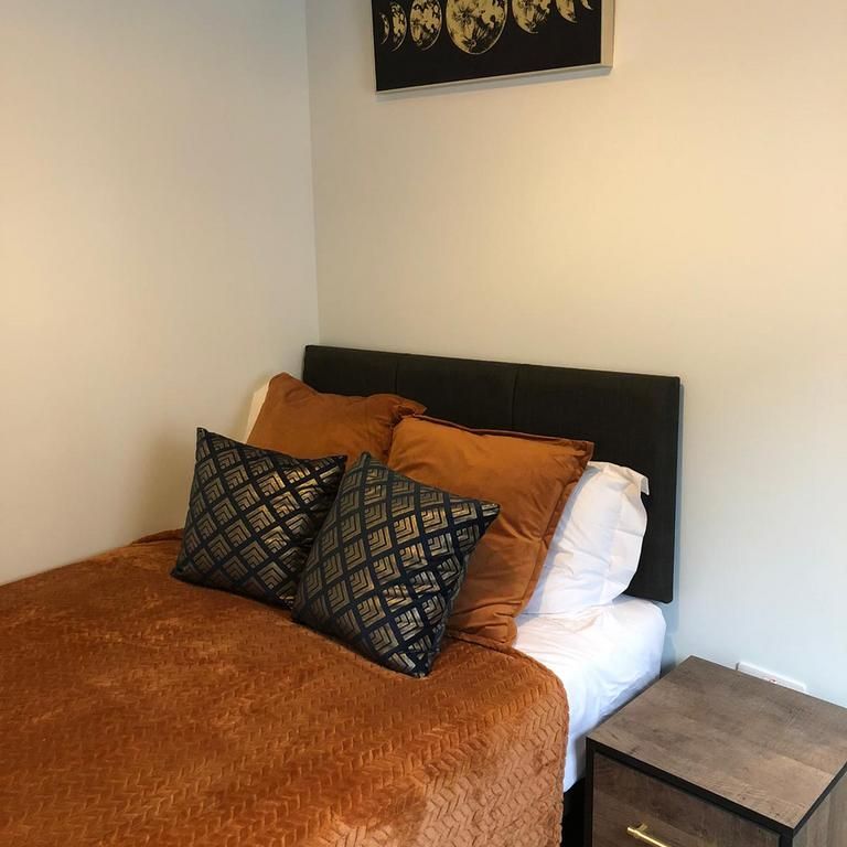 1 bedroom in a house share to rent - Photo 1
