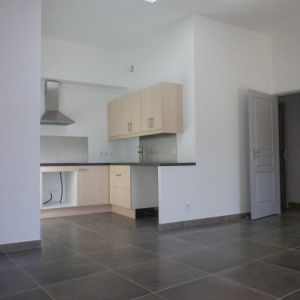 APPARTEMENT DEUX CHAMBRES AVEC CAVE 61m² COURS POURTOULES ORANGE, - Photo 3