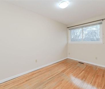 For Lease - 5479 Schueller Crescent, Burlington, Ontario - Photo 4