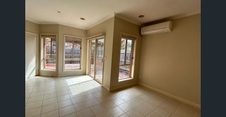 BEAUTIFUL LOW MAINTENANCE HOME - TULLAMARINE - Photo 2