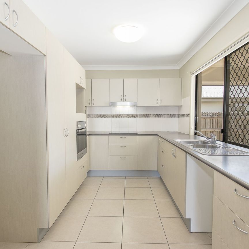 2 Ulysses Drive, Mount Louisa - Photo 1